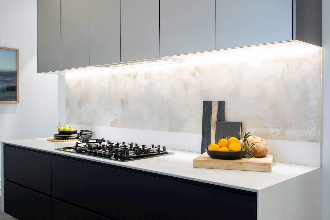 White-Quartz-Concetto-Pure-White-Kinsman-Kitchens-Marcel-Aucar-House-One-004