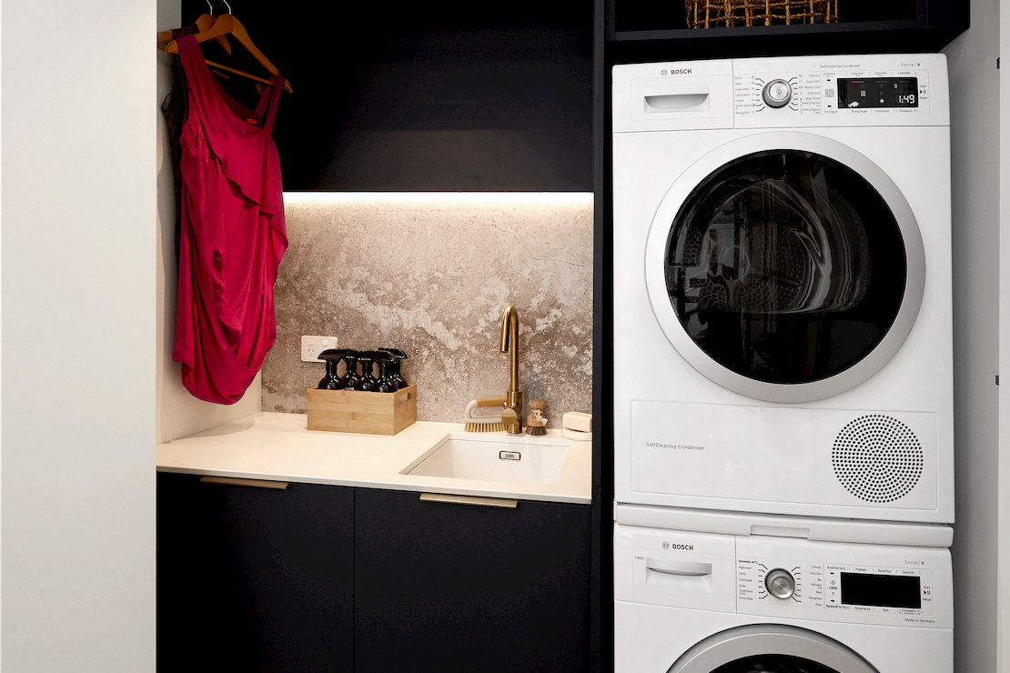 White-Quartz-Concetto-Pure-White-Kinsman-Kitchens-Marcel-Aucar-House-One-006