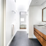 Modern bathroom in Caesarstone 4004 Raw Concrete| 2953