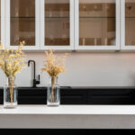 Modern U-Shape Kitchen in Caesarstone 4011 Cloudburst Concrete | 2097