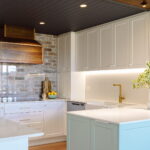 5131 Statuario Maximus - Sara Interiors - White Elegant Kitchen
