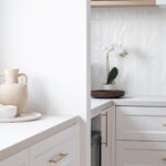 Caesarstone_White Kitchen Benchtop and Splashback - Caesarstone® Mineral Cloudburst Concrete™