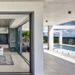 Caesarstone_White Kitchen_Pure White_Colour 1