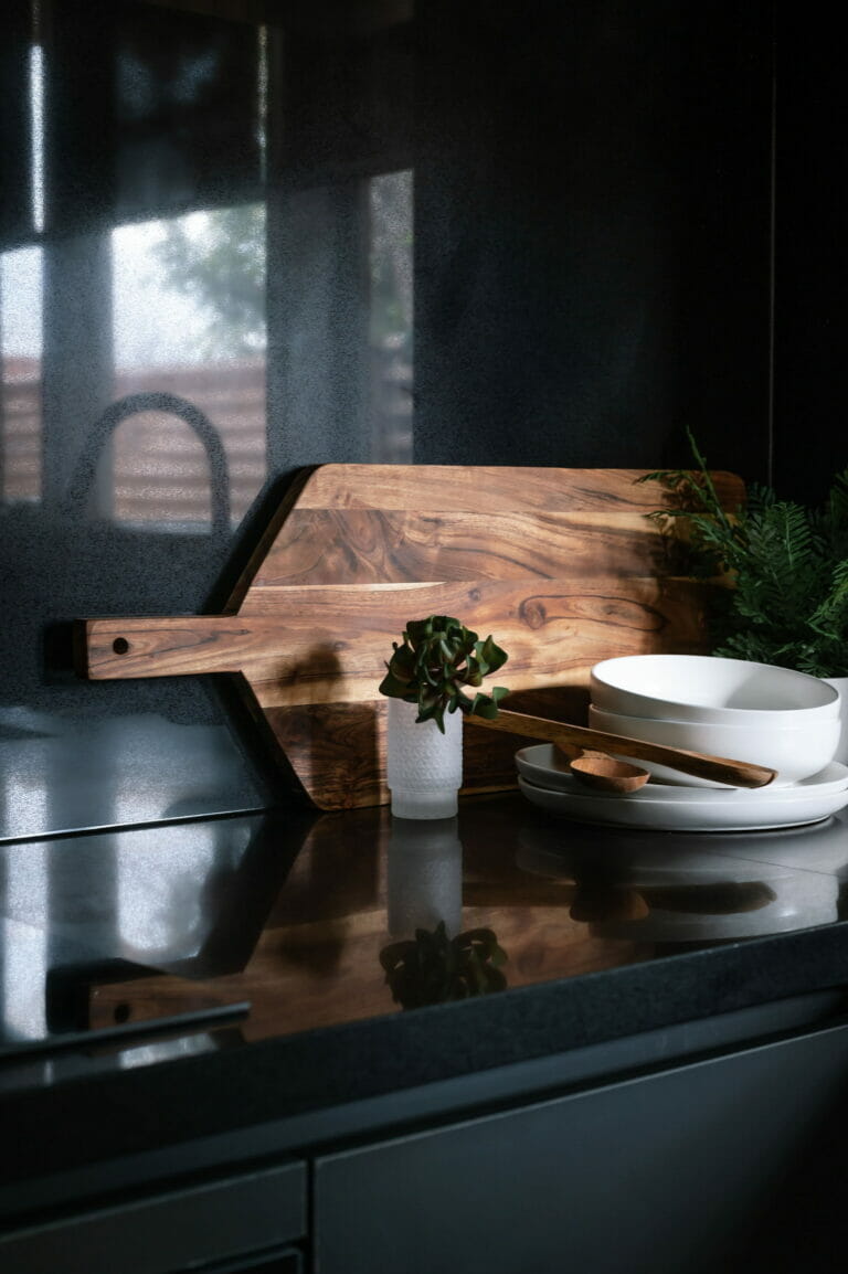 3100 Jet Black - Clamour G Vale