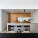 Modern U-Shape in Caesarstone 1141_Pure White