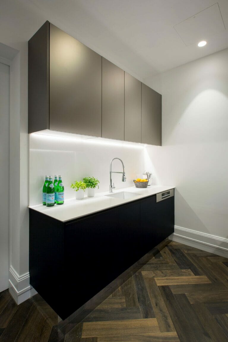 Pure_White_Pantry_by_Kinsman_Kitchens_002.jpg-scaled