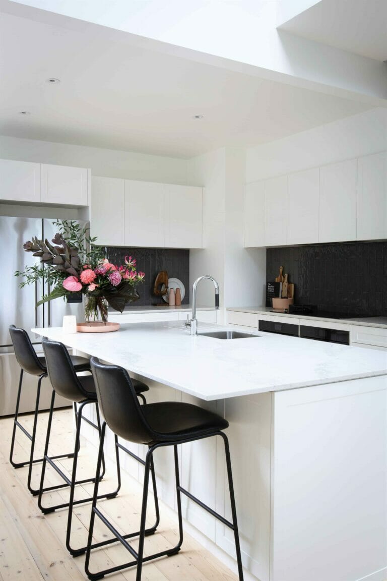 5131 Statuario Maximus - Kinsman Group - Shaynna Blaze