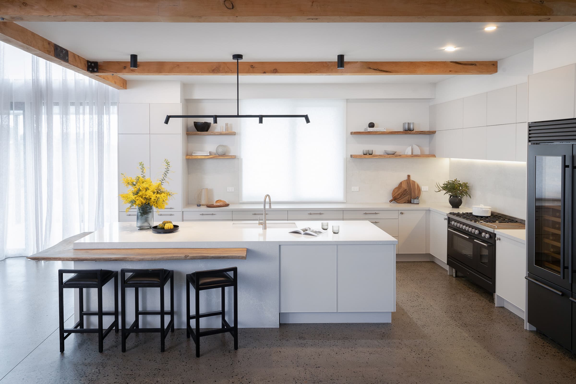 Rachel and Ryan: Warm and welcoming Kitchen | Caesarstone AU