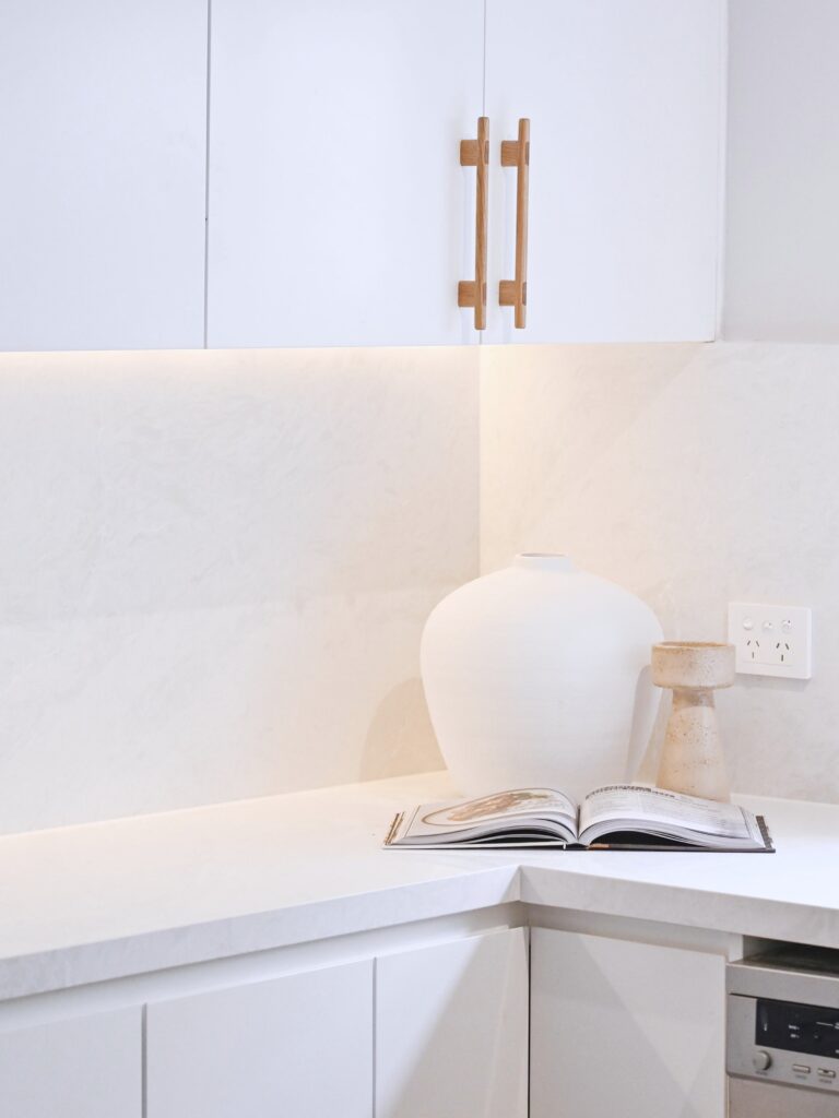 Smithfield NSW kitchen renovation with Caesarstone<sup>®</sup> ICON™ Glacier Flow surfaces
